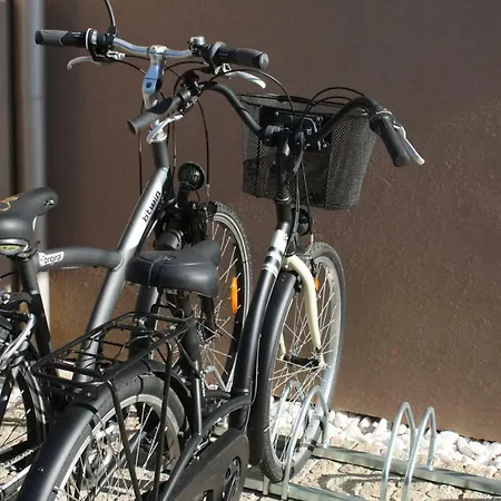 ゲストハウス Areia 4*